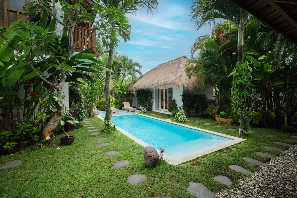 14% net ROI Turnkey 5-Bedroom Investment Villa in Seminyak for Sale