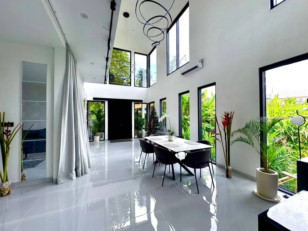Modern 2-Bedroom Villa in North Pererenan with Rooftop & Pandan Forest Views — photo 4