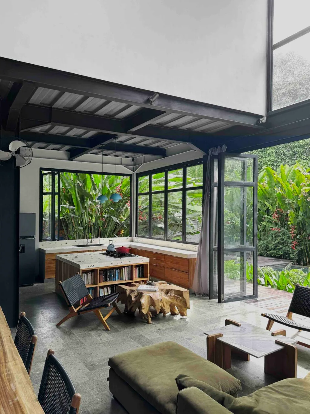 Modern 3 Bedrooms Freehold Villa with River and Jungle Views in South Ubud — photo 5
