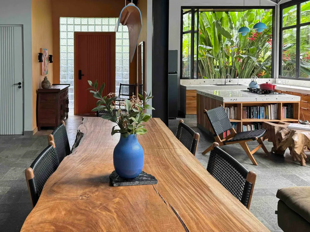 Modern 3 Bedrooms Freehold Villa with River and Jungle Views in South Ubud — photo 4