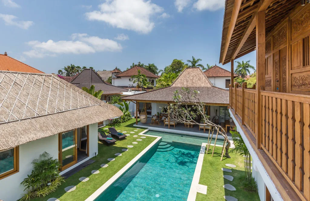 12-14% ROI Turnkey 5-Bedroom Investment Villa in Seminyak for Sale