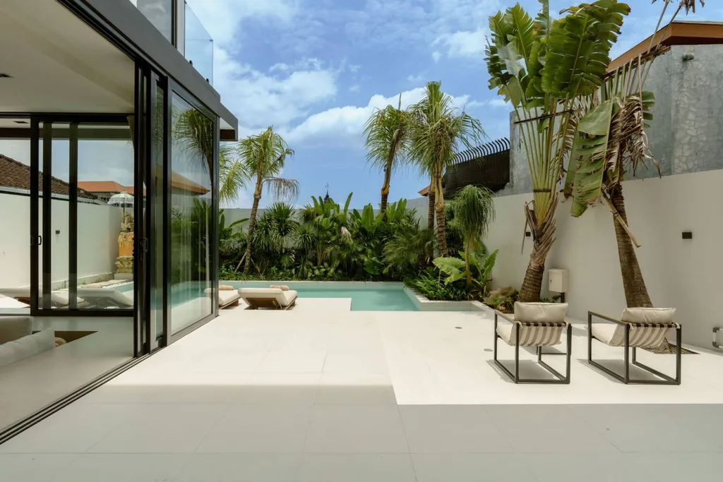 Modern 4 Bedroom Villa in Seminyak for Sale — photo 4