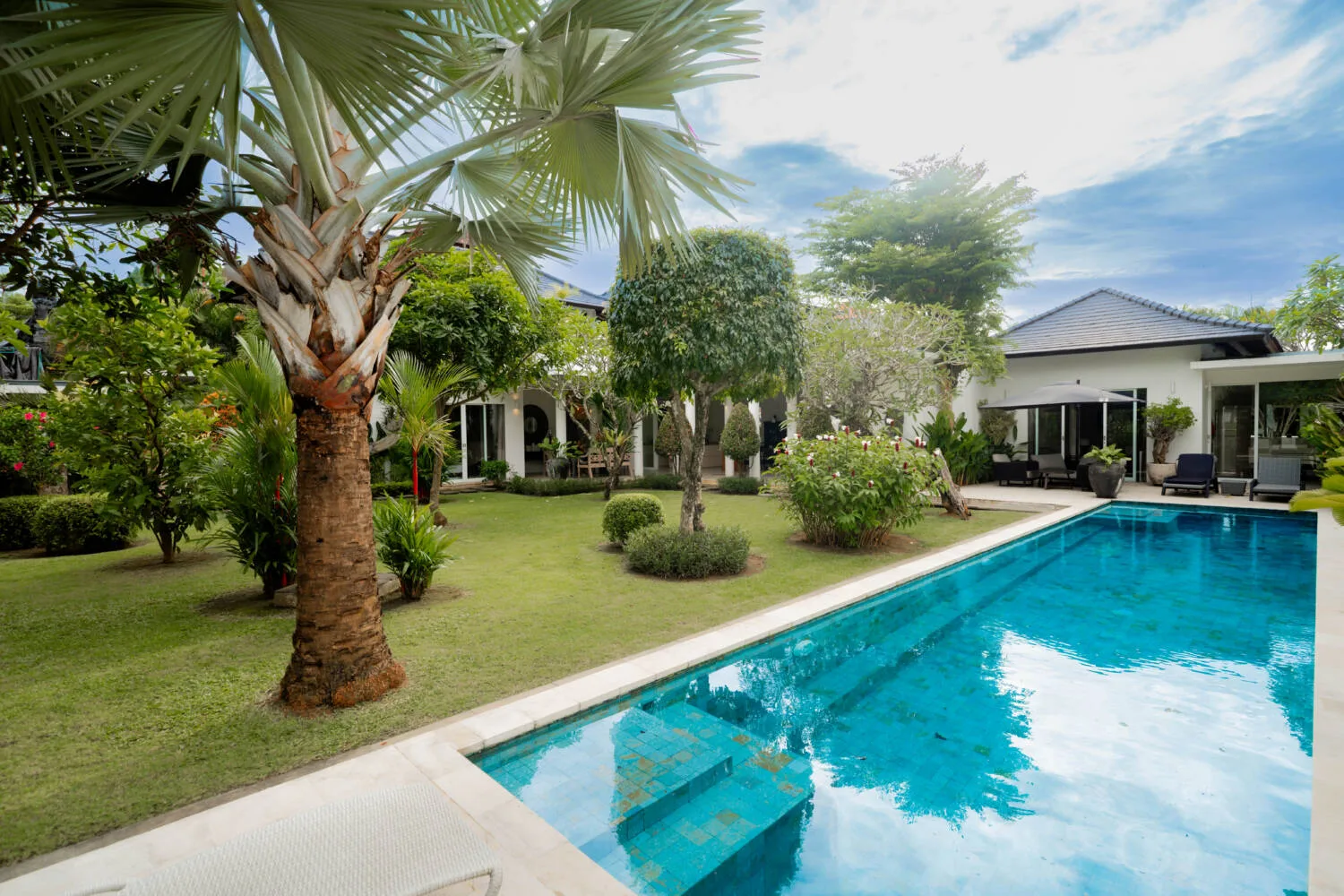 Spacious High Quality 4 Bedroom Freehold Villa for Sale in Jimbaran