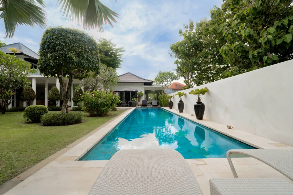 Spacious High Quality 4 Bedroom Freehold Villa for Sale in Jimbaran — photo 4