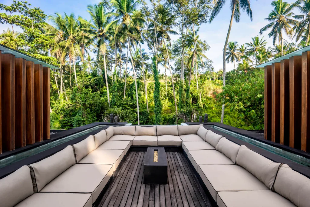 Gorgeous 6-Bedroom Jungle-View Villa for Sale in Pejeng, Ubud — photo 5