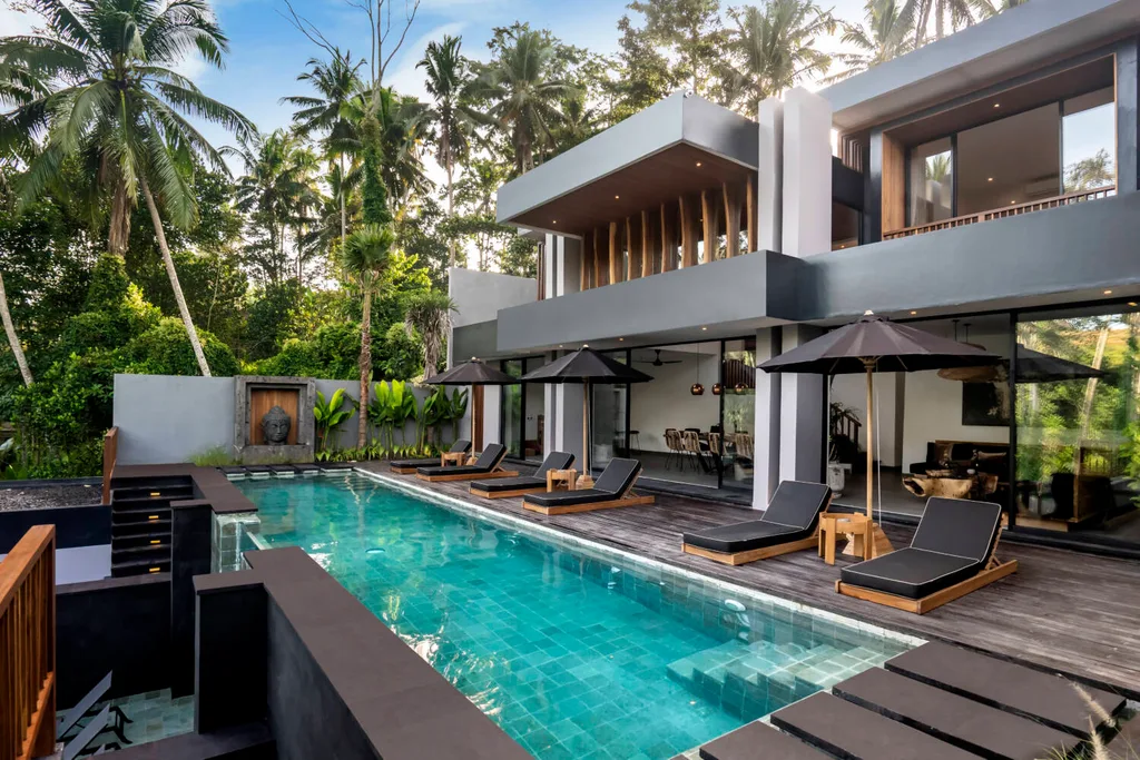 Gorgeous 6-Bedroom Jungle-View Villa for Sale in Pejeng, Ubud — photo 3