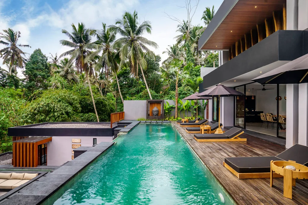 Gorgeous 6-Bedroom Jungle-View Villa for Sale in Pejeng, Ubud — photo 2