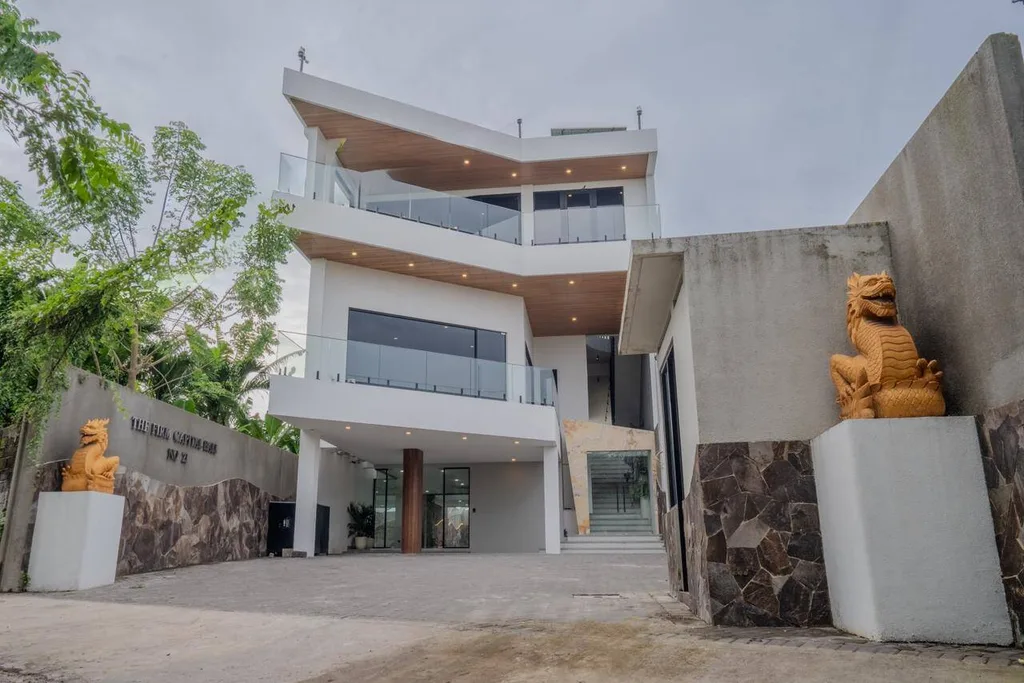 FOR SALE 4 Level Commercial Building in Beachfront Sanur