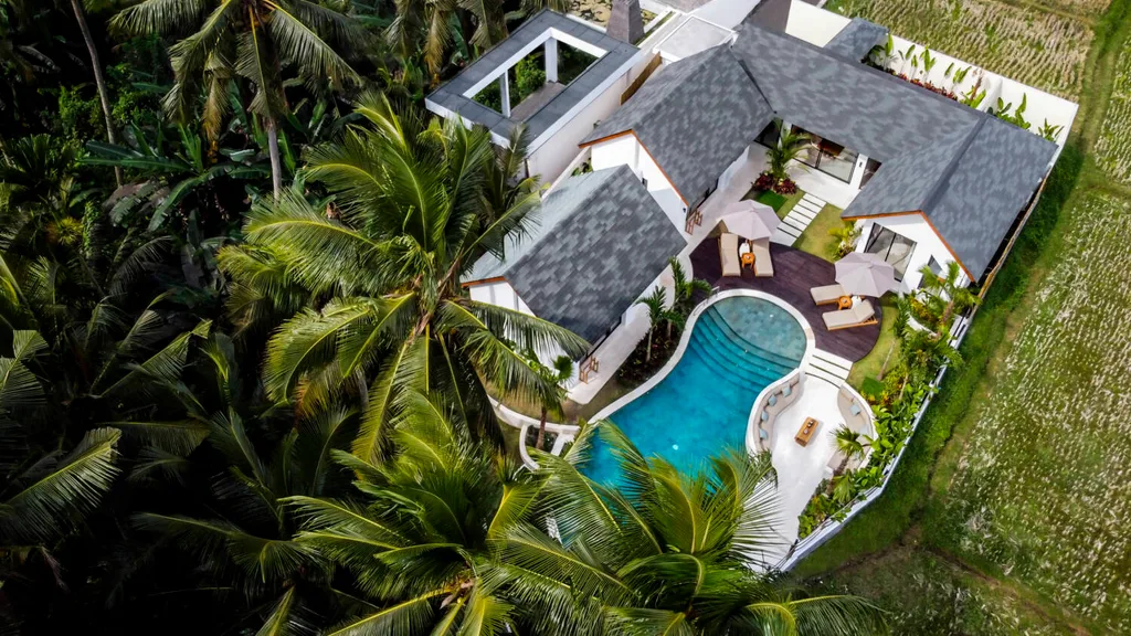 Contemporary 3-Bedroom Rice Field View Villa in Ubud for Sale — photo 2