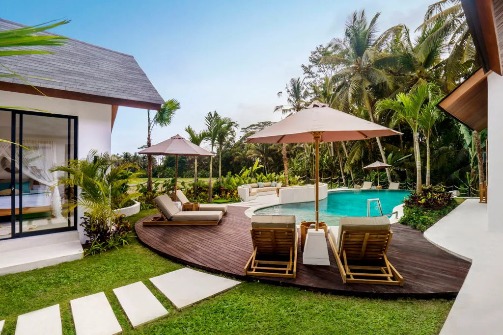 Contemporary 3-Bedroom Rice Field View Villa in Ubud for Sale — photo 3