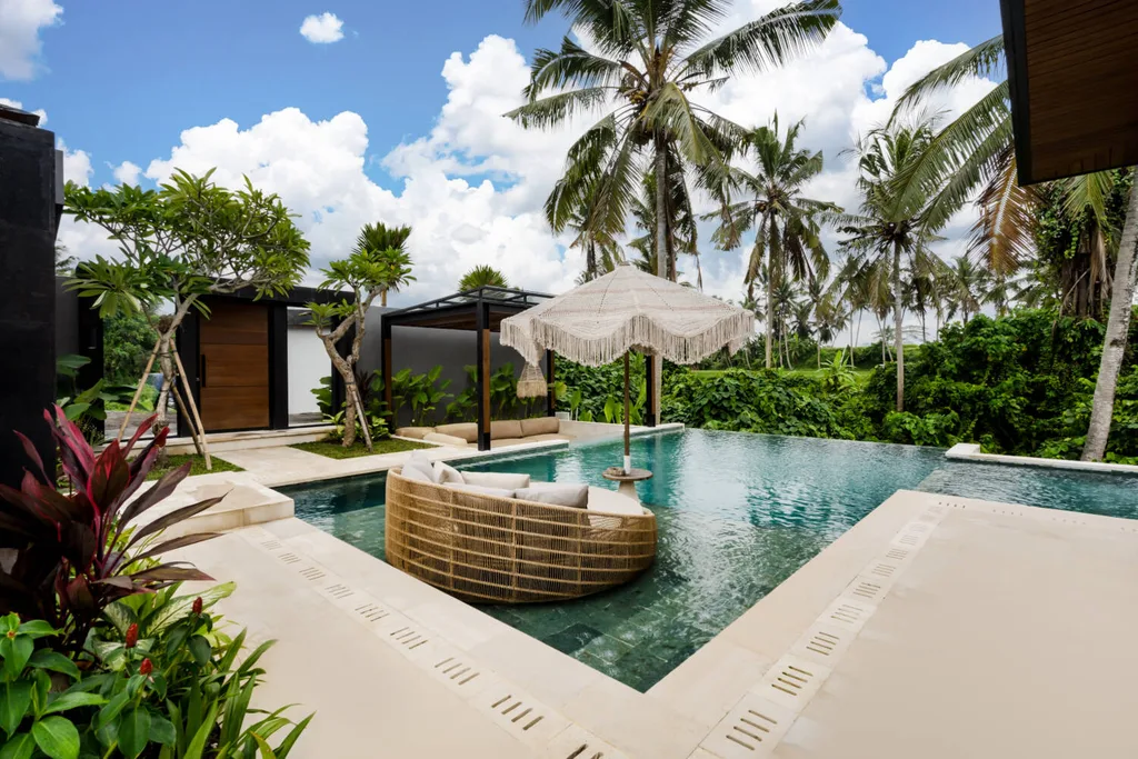 Jungle View 4 Bedroom Villa in Peliatan, Ubud with Private Gym — photo 4