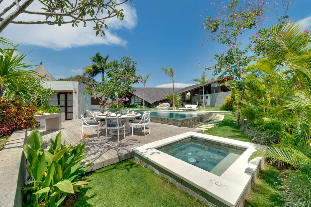 4 Bedroom Villa with Garden in Petitenget, Seminyak Inside Luxury Resort