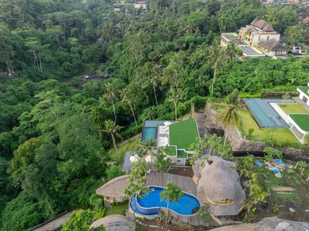 730 sqm Own a Grand Jungle View Estate in Ubud — photo 2