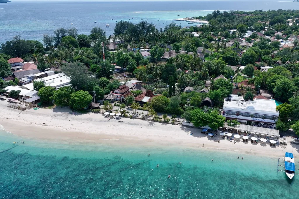 Prime Beachfront Freehold Land for Sale in Gili Air with Resort Turnkey Resort — photo 5