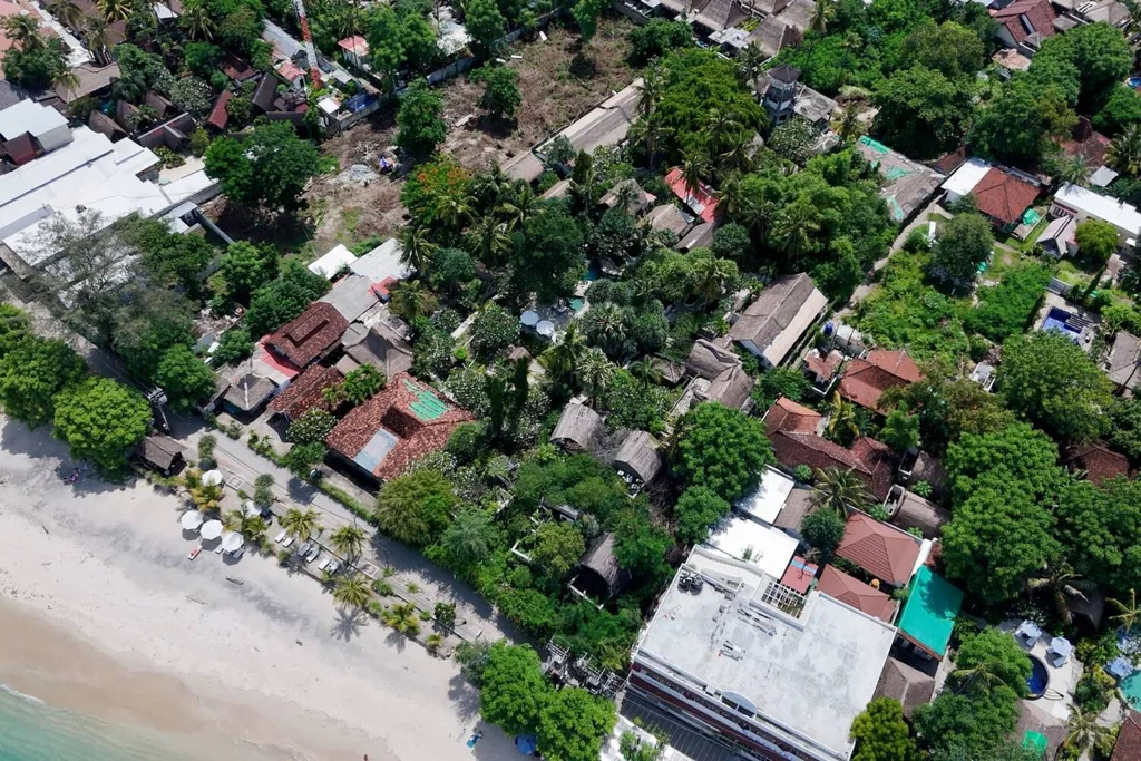 Prime Beachfront Freehold Land for Sale in Gili Air with Resort Turnkey Resort — photo 3