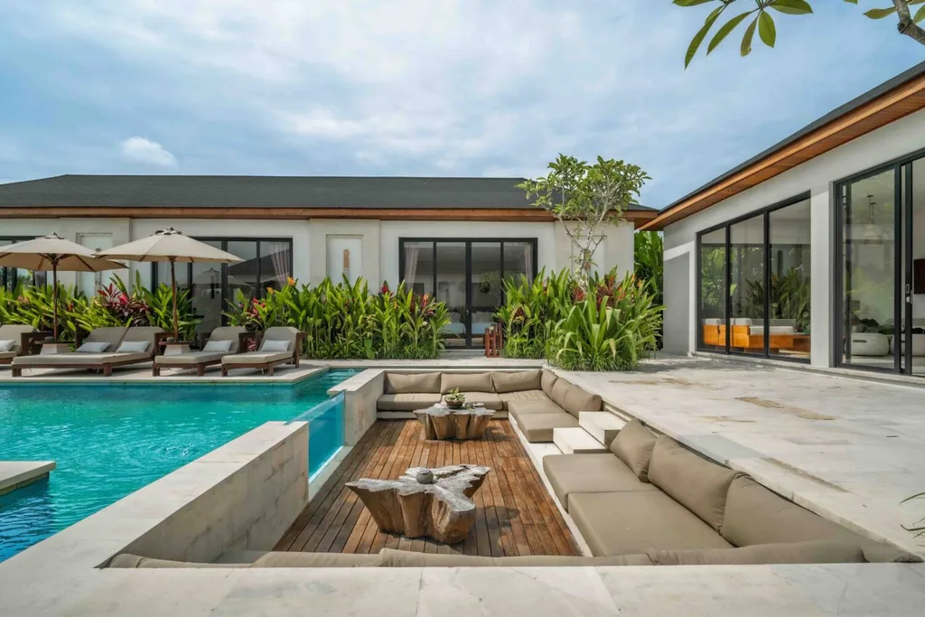 Spacious 6 Bedroom Villa with Rice Field Views in Ubud for Sale — photo 3