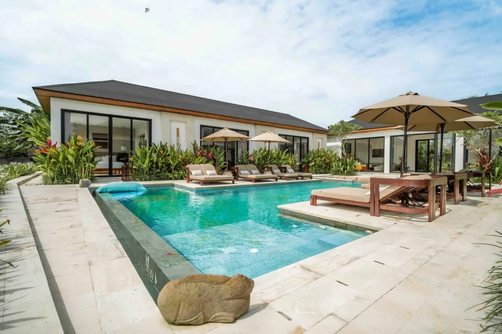 Spacious 6 Bedroom Villa with Rice Field Views in Ubud for Sale — photo 5