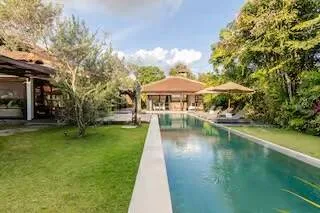 Spacious 5 Bedroom Dual Villa Estate with Two Private Pools — photo 2