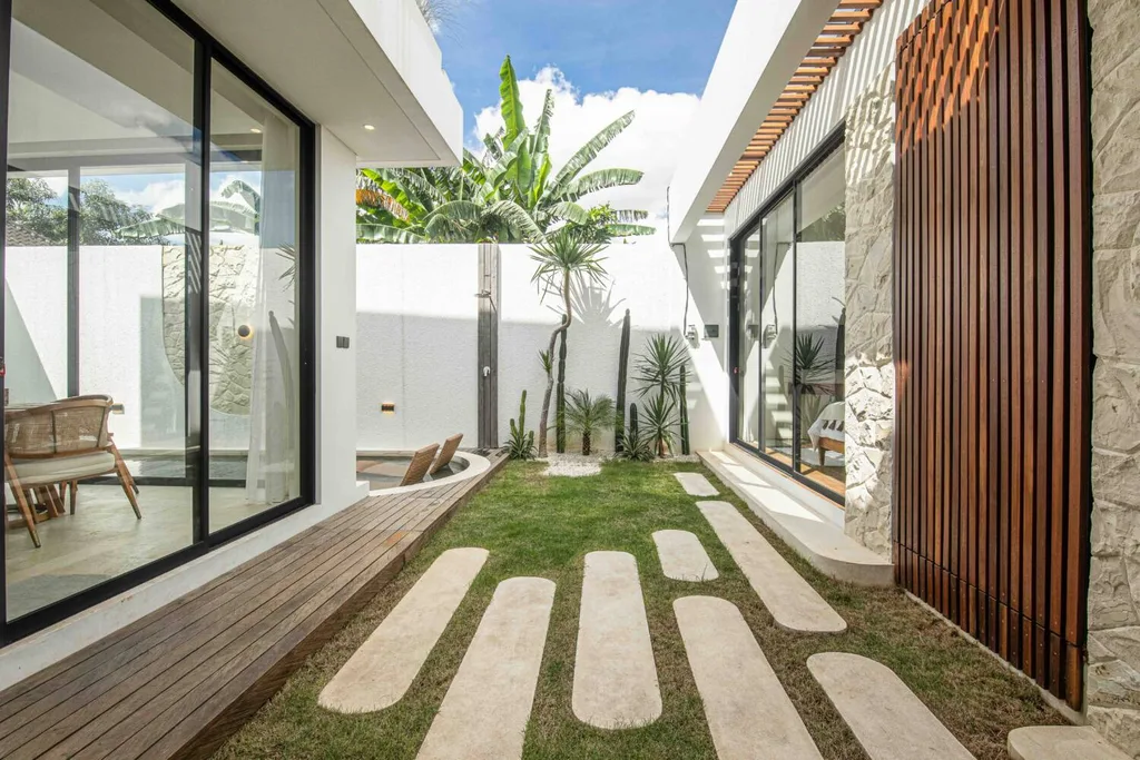 Modern 2 Bedroom Villa for Lease in Batu Bolong Canggu — photo 5