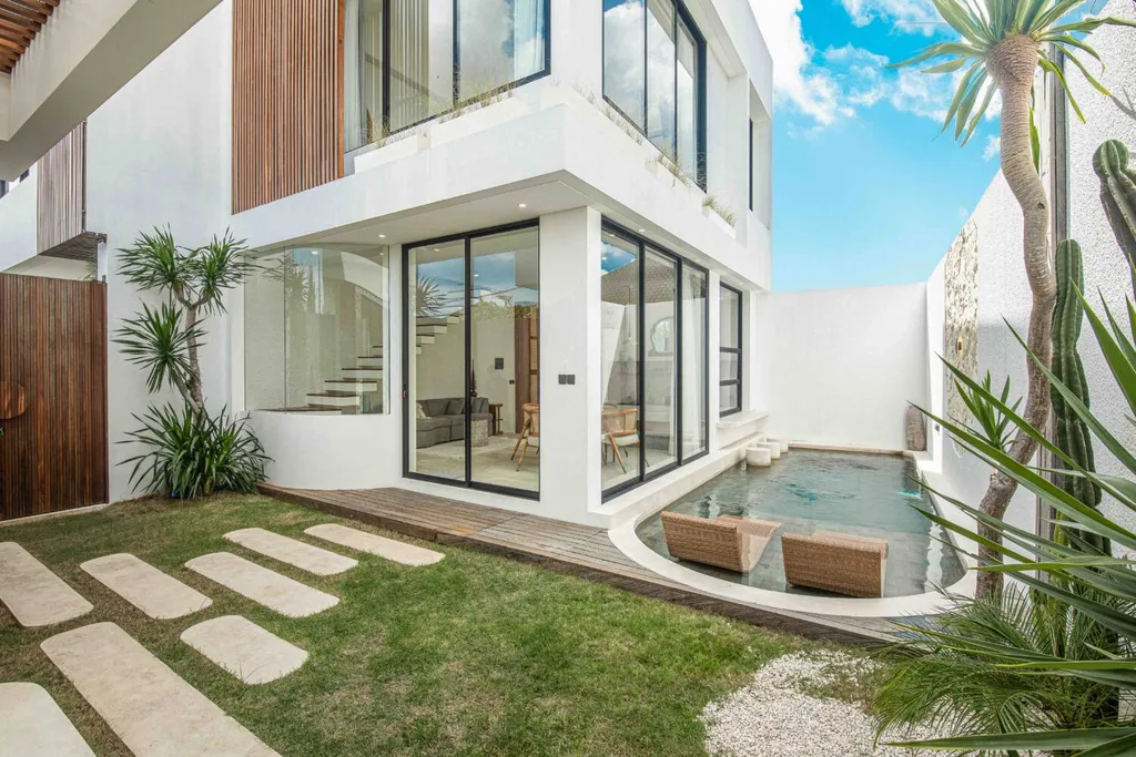 Modern 2 Bedroom Villa for Lease in Batu Bolong Canggu — photo 2