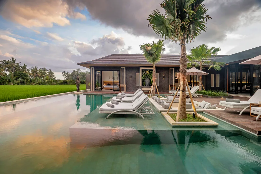5-Bedroom Rice Field View Villa Near Ubud Center for Sale — photo 3