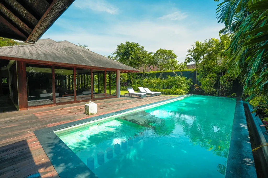 4-Bedroom Freehold Villa in Jimbaran only 100m to The Beach