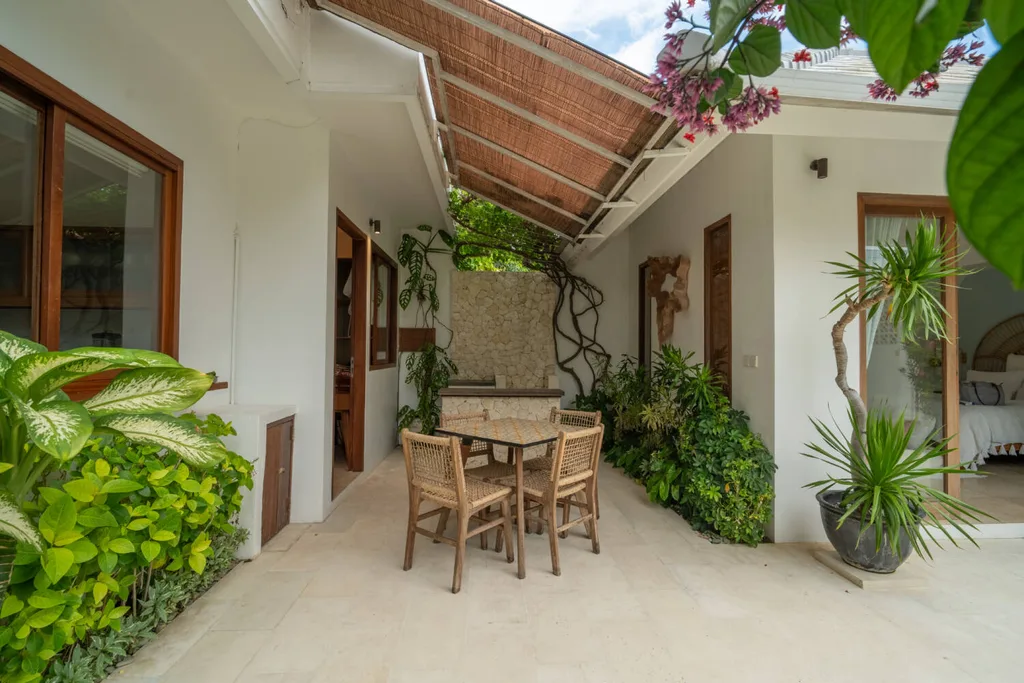3-Bedroom Villa in Sanur Beachside for Sale with Long Lease — photo 4