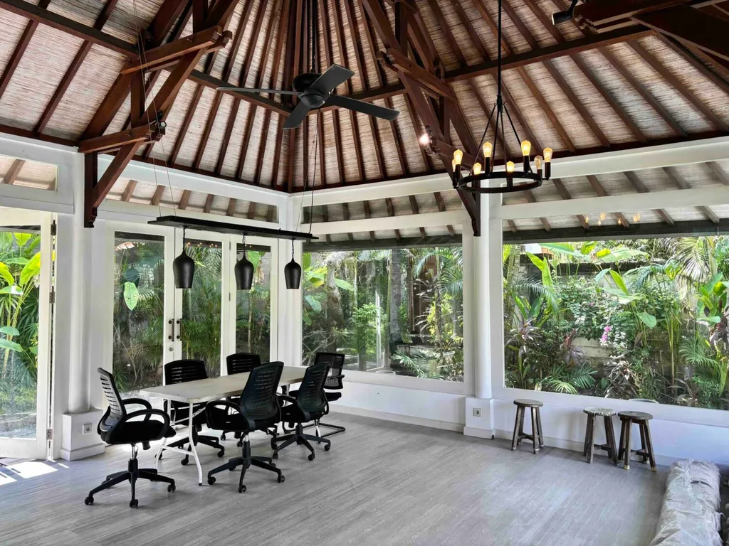 Spacious 4 Bedroom Freehold Villa in Prime Umalas Location — photo 3