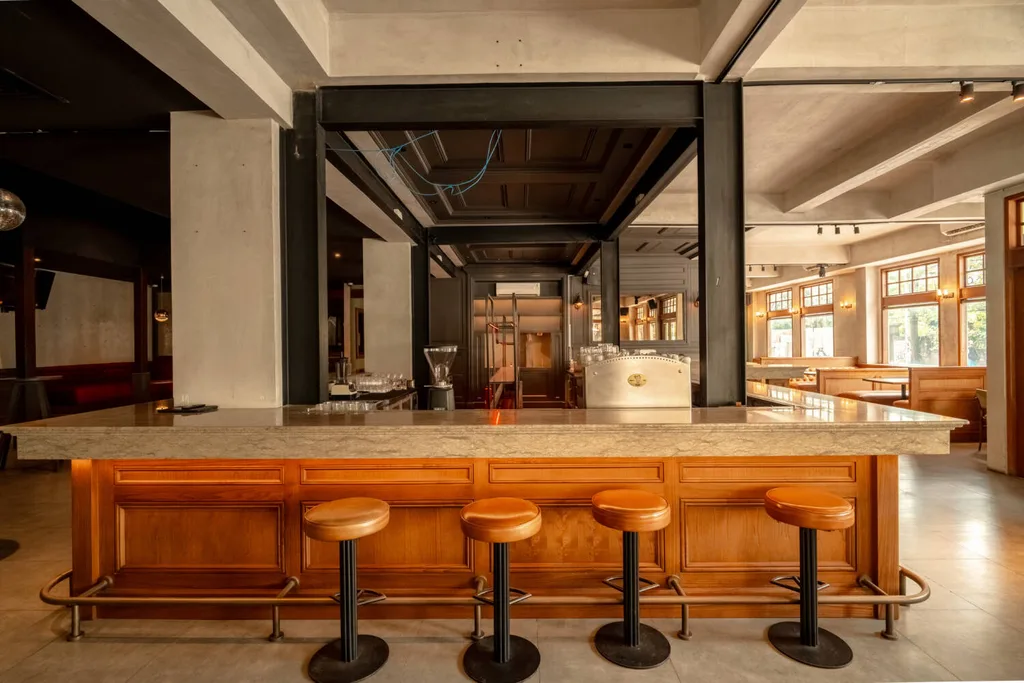 Turnkey Commercial Building in Petitenget Seminyak for Sale — photo 4