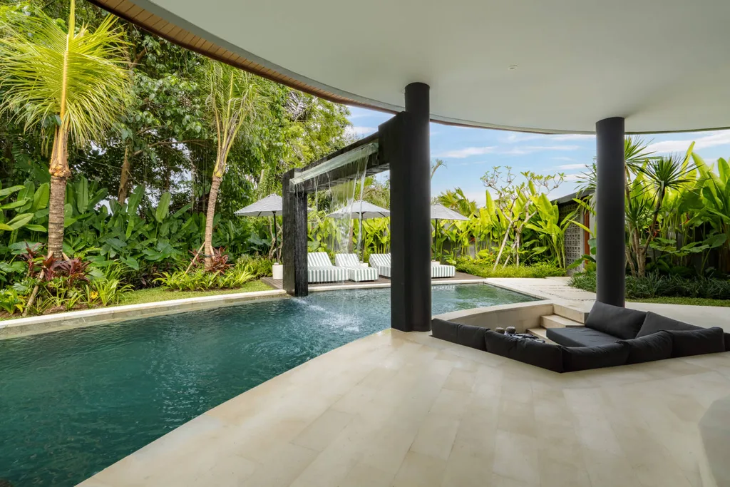 3-Bedroom Villa in Singakerta Ubud, with Jungle Views — photo 2
