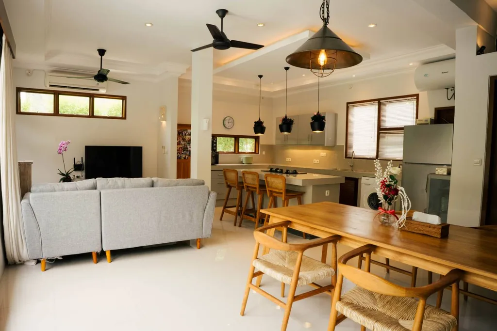 Modern 2 Bedroom Villa Swiss Quality with Expansive Garden — photo 5