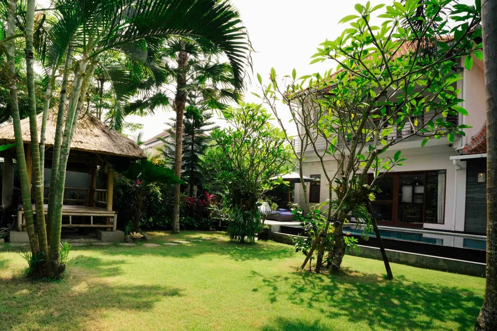 Modern 2 Bedroom Villa Swiss Quality with Expansive Garden — photo 3