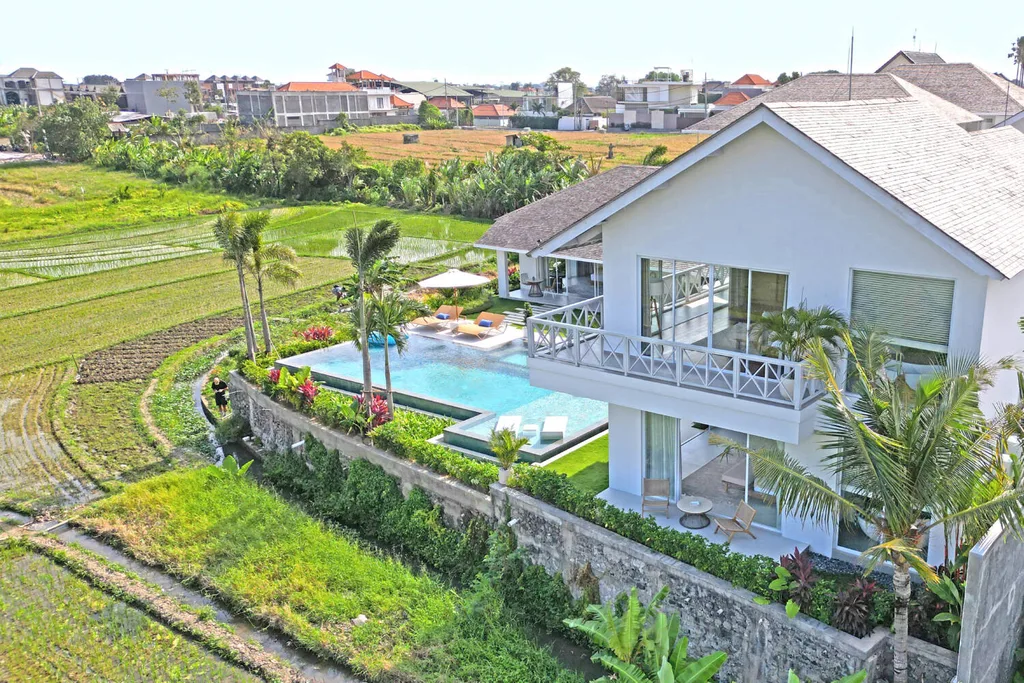 Rice Field View Luxury Villa Canggu for Sale, near Batu Bolong — photo 2