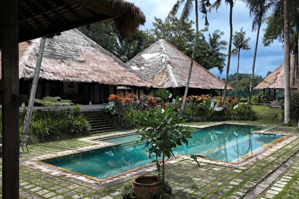Expansive 72 Are Riverfront Freehold Estate near Ubud — photo 2