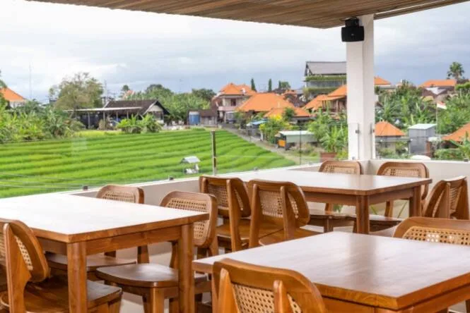 Fully Equipped Commercial Space in Canggu with Rooftop Sunset Bar — photo 2
