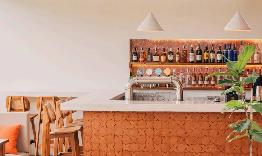 Fully Equipped Commercial Space in Canggu with Rooftop Sunset Bar — photo 3