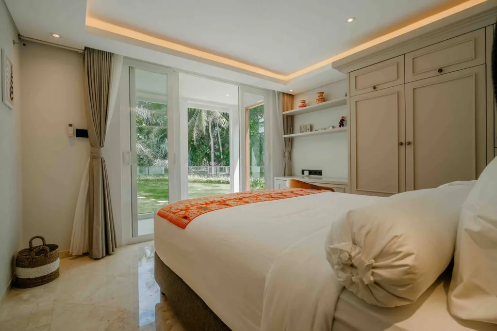 Riverside Colonial Retreat with Private Pavilion & Jungle View — photo 5