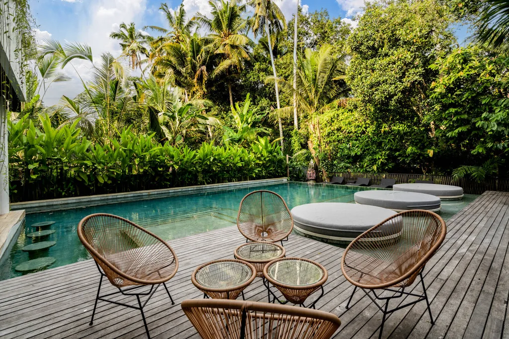 Extraordinary 7-Bedroom Jungle Retreat Villa in Ubud for Sale — photo 4
