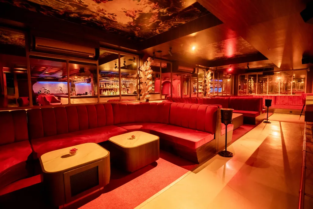 Turnkey Bar in Canggu for Sale -A Unique Entertainment Venue — photo 5