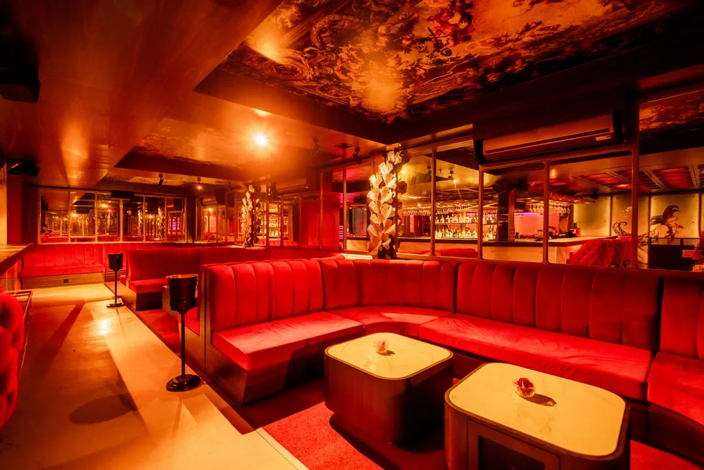 Turnkey Bar in Canggu for Sale -A Unique Entertainment Venue — photo 4