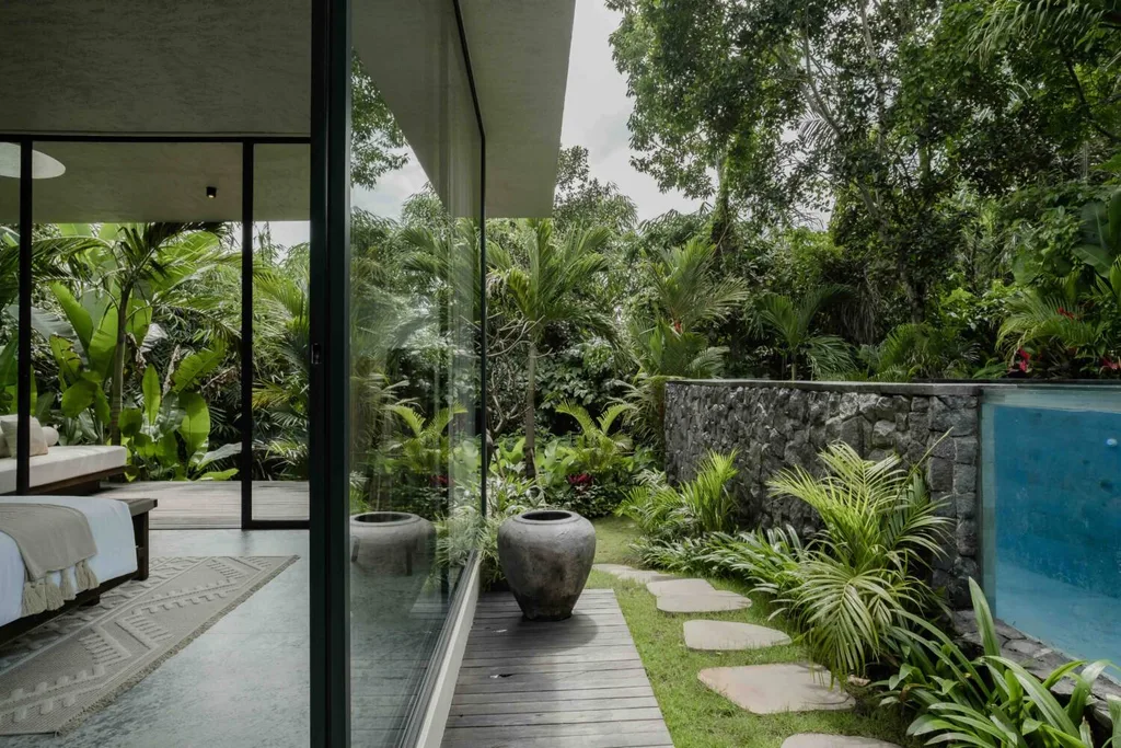 Luxurious Freehold Villa Surrounded by Nature in Sebatu Ubud — photo 3