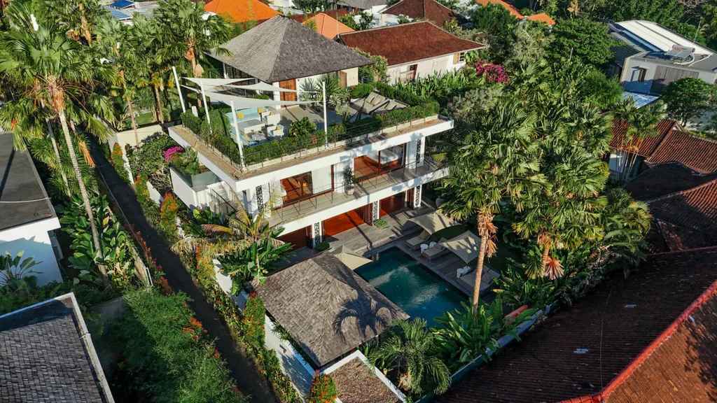 Exceptional 4-Bedroom Villa with Panoramic Rooftop Views in Umalas
