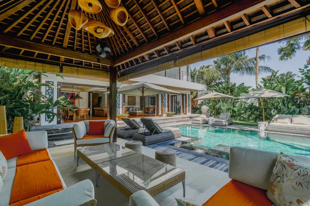 Exceptional 4-Bedroom Villa with Panoramic Rooftop Views in Umalas — photo 3