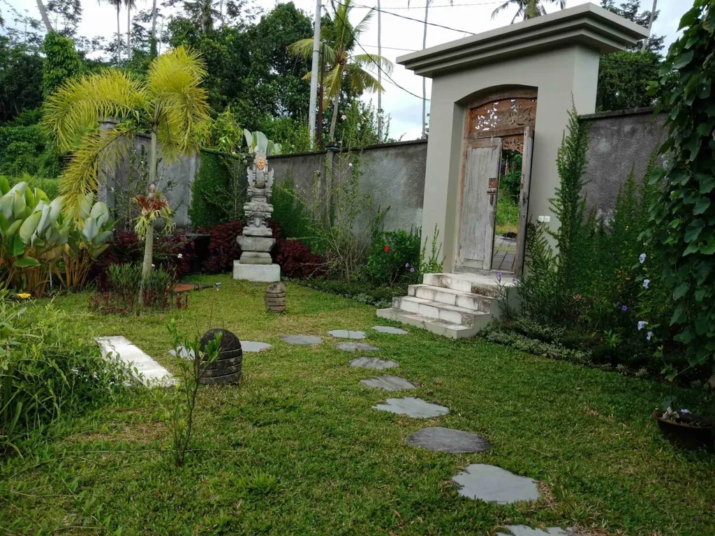 Exceptional 3 Bedroom Riverside Villa in Ubud — photo 2