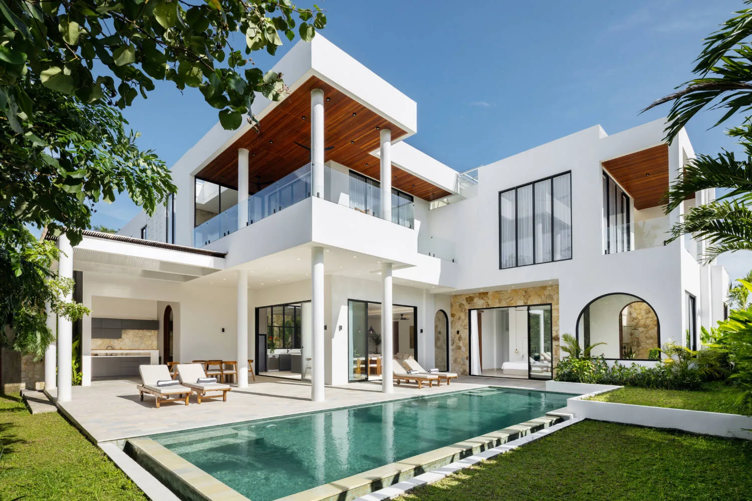 Spacious Luxury Villa with Separate Guest House in Singakerta, Ubud