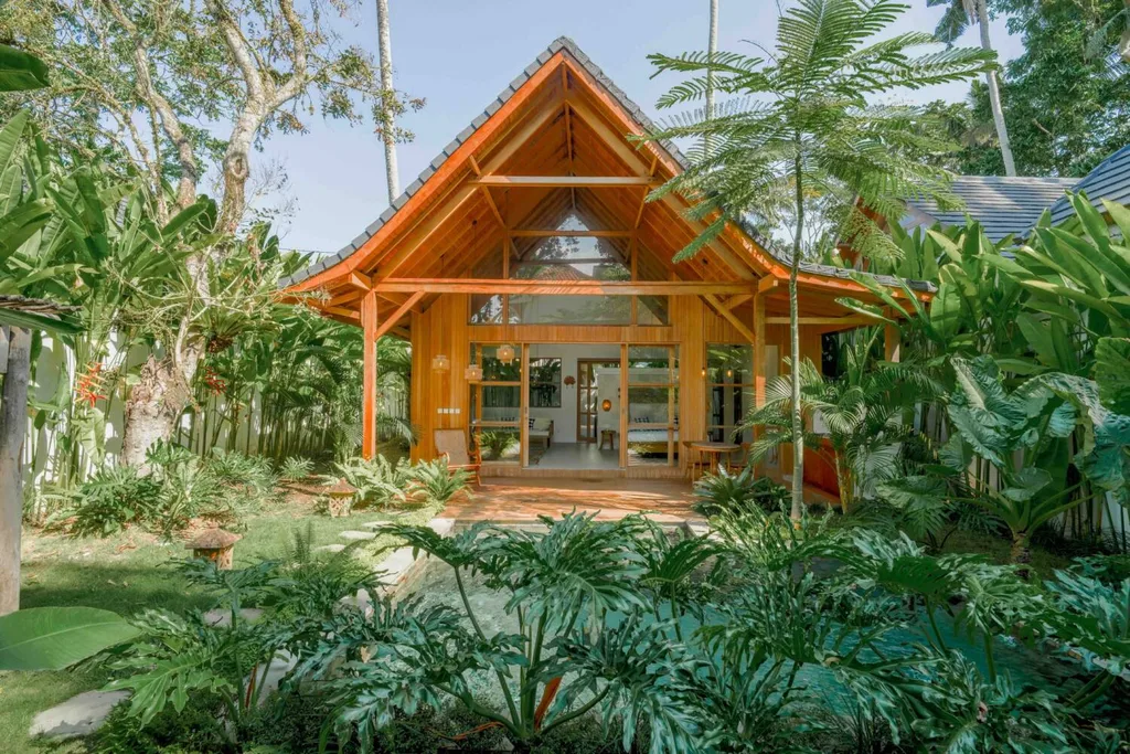Tropical 1 Bedroom Villas with Pools and Gardens in Ubud