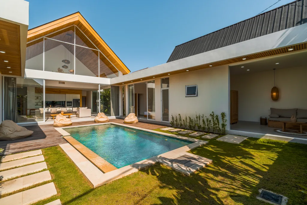 Villa 5 Bedrooms One Level in Sanur