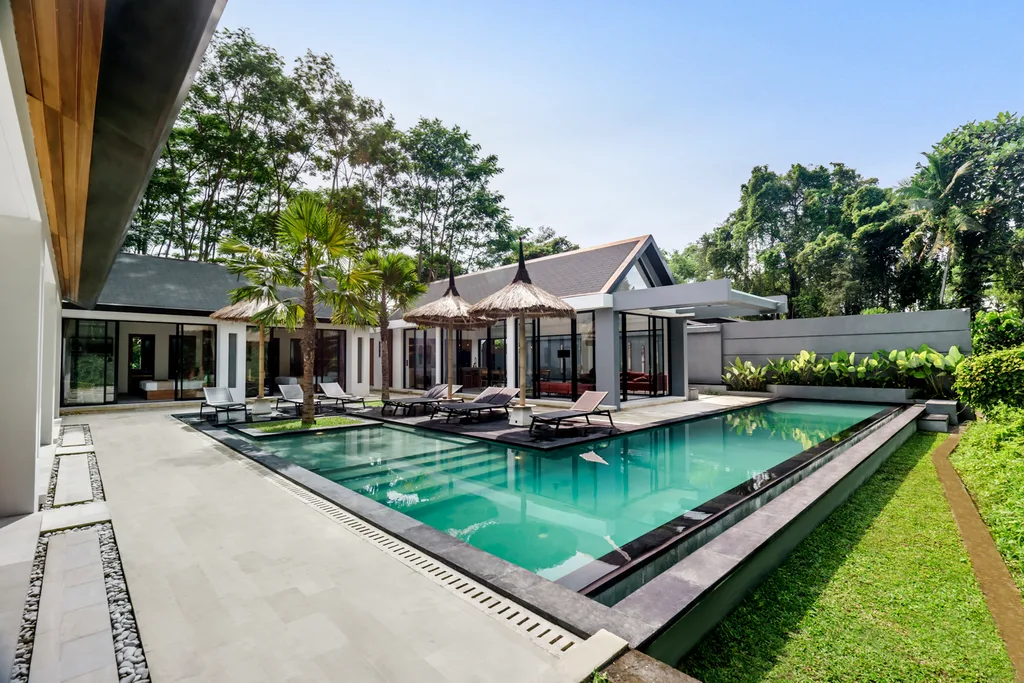 5 Bedroom Villa with Waterfall View in Ubud for Sale and Rent