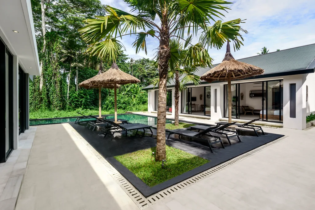 5 Bedroom Villa with Waterfall View in Ubud for Sale and Rent — photo 2
