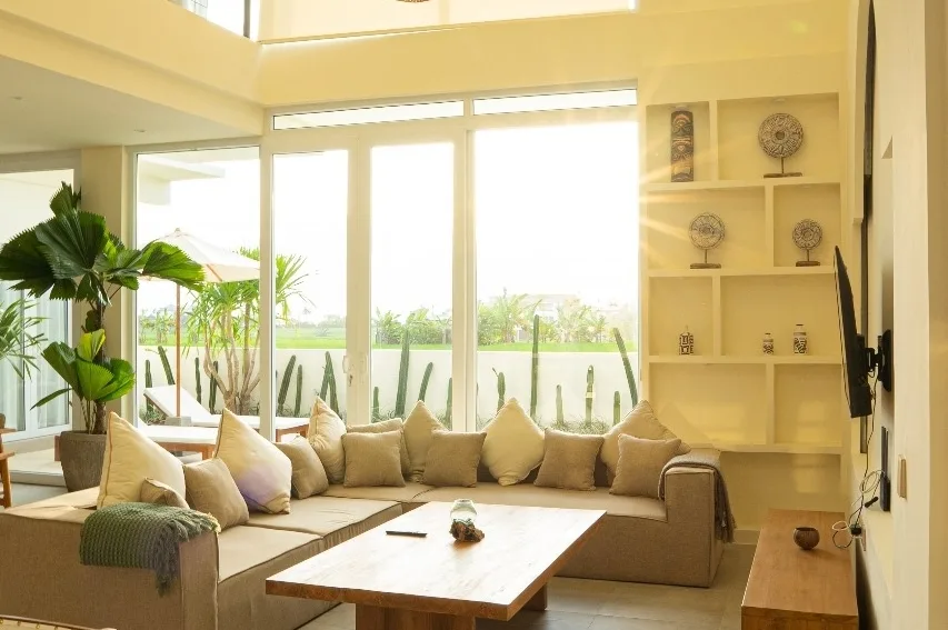 Stunning 3-Bedroom Villa with Ocean View in Cemagi for Lease and Rent — photo 3